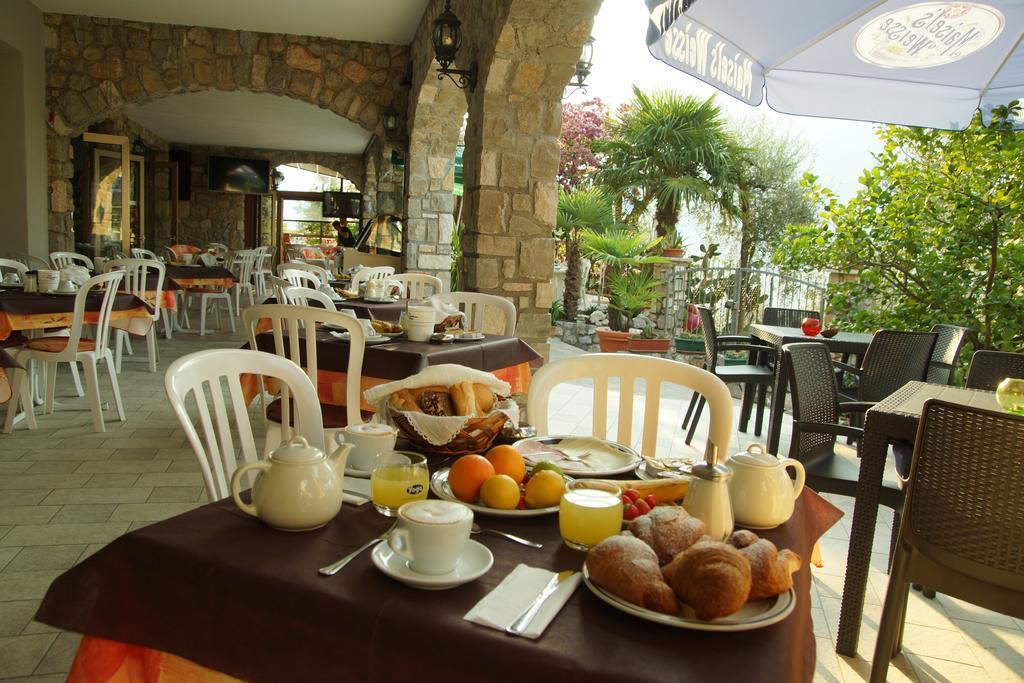 Hotel Augusta Garni Limone sul Garda Extérieur photo