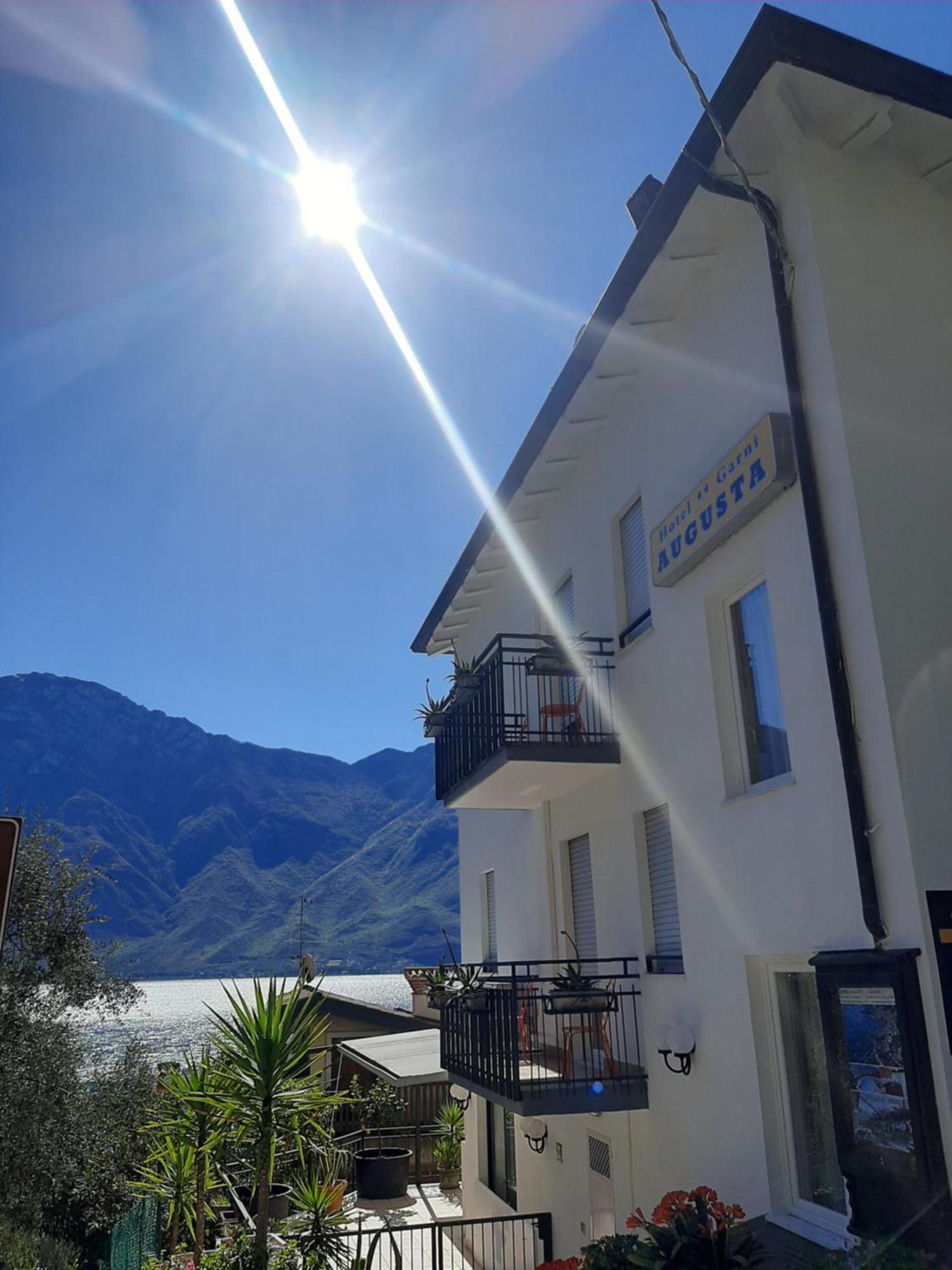 Hotel Augusta Garni Limone sul Garda Extérieur photo